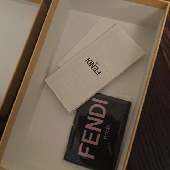 NEW FENDI FE40051U - 32A SHIELD POLARIZED SUNGLASSES - Picture 16 of 16